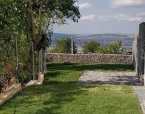 Vanzare apartament in casa tip vila, cu gradina si panorama deosebita