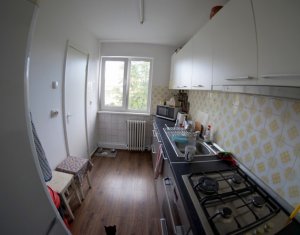 Appartement 4 chambres à vendre dans Cluj-napoca, zone Manastur