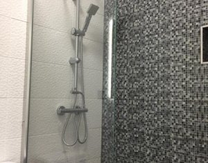 Apartament de lux cu 3 camere, 74 mp, etaj 3/7, balcon, parcare, Buna Ziua
