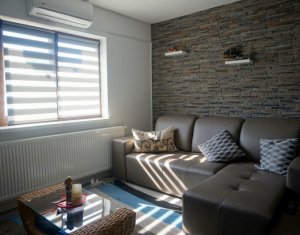 Vanzare apartament cu 2 camere, terasa 55mp,  Floresti, strada Sub Cetate