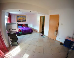 Apartament cu 3 camere, 81 mp, 2 balcoane 20 mp, 2 bai, etaj 1/8, in Marasti