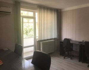 Apartament cu 2 camere, ultracentral, pentru birouri, Piata Mihai Viteazu
