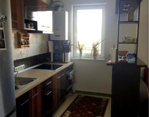 Apartment 3 rooms for sale in Floresti