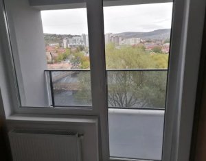 Apartament 3 camere, 56 mp, etaj 4/10, balcon, zona Clujana