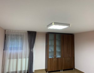 Vanzare apartament cu 3 camere in Gruia