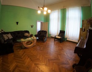 Vanzare apartament 4 camere in Cluj-napoca, zona Centru