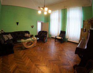 Apartament cu 4 camere, 103 mp, Centru