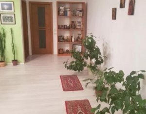 Apartment 2 rooms for sale in Floresti