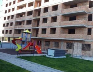 Vanzare apartament 3 camere, semifinisat, zona pod IRA