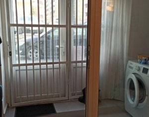 Apartament 2 camere, semidecomandat, 45 mp, garaj in acte, zona Iulius Mall