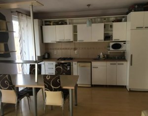 Apartment 3 rooms for sale in Floresti