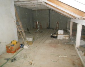 Vanzare apartament cu 2 camere la rosu, Floresti, strada Florilor
