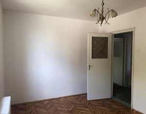 Vanzare apartament 2 camere decomandate, etaj 1,  vis-a-vis de Iulius Mall