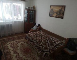 Apartament cu 3 camere, decomandat, 65 mp, balcon, parcare, in Manastur