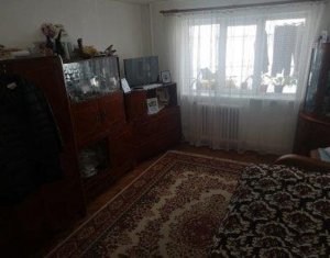 Apartament cu 3 camere, decomandat, 65 mp, balcon, parcare, in Manastur