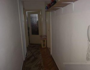 Apartament cu 3 camere, decomandat, 65 mp, balcon, parcare, in Manastur