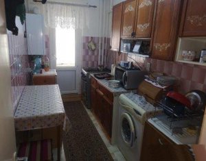 Apartament cu 3 camere, decomandat, 65 mp, balcon, parcare, in Manastur