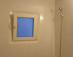 Apartament 3 camere, decomandat, 67 mp, zona Baciu