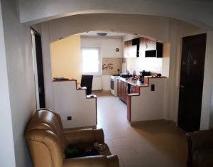 Apartament 4 camere, 80 mp, decomandat, balcon, etaj 3/4, in Marasti, finisat