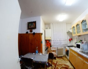 Apartament cu 4 camere, 81mp, 2 bai, 2 balcoane, Manastur