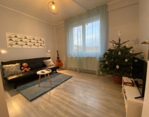 Apartament cu 3 camere de vanzare, ultrafinisat, Floresti, zona Urusagului