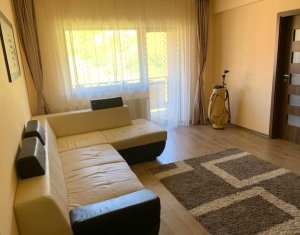 Apartment 3 rooms for sale in Floresti