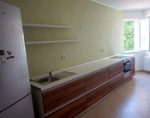 Vanzare apartament cu 3 camere, finisat, zona Restaurant Roata