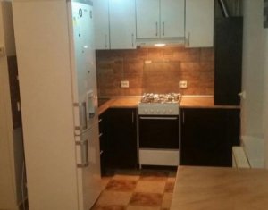 Apartment 3 rooms for sale in Floresti