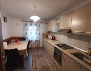 Apartament 4 camere, 80mp, etaj 2 din 4, 2 balcoane, zona Iulius Mall