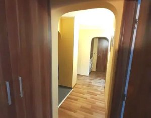 Apartament 4 camere, 80mp, etaj 2 din 4, 2 balcoane, zona Iulius Mall