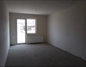 Vanzare apartament 3 camere, situat in Floresti, zona Cetatii