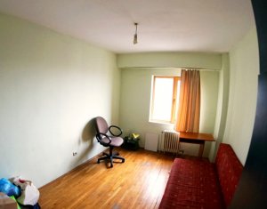 Apartament 4 camere, 96 mp, 3 balcone, zona Titulescu