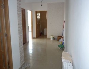 Apartament spatios 70 mp, etaj 1, zona Primariei Floresti