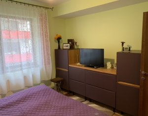 Vanzare apartament 3 camere, cu gradina si garaj in Floresti, zona Sub Cetate