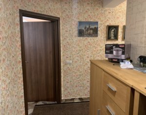 Vanzare apartament 3 camere, cu gradina si garaj in Floresti, zona Sub Cetate