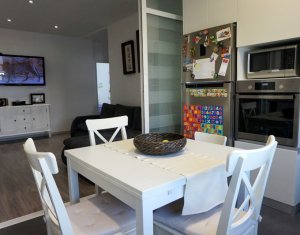 Vanzare apartament 3 camere, situat in Floresti, zona Stadionului