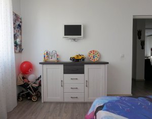 Vanzare apartament 3 camere, situat in Floresti, zona Stadionului