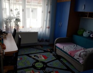 Apartament cu 3 camere de vanzare, mobilat si utilat, Floresti