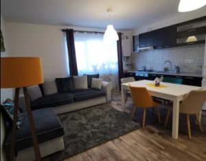 Apartment 3 rooms for sale in Floresti