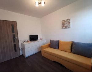 Vanzare apartament 3 camere, situat in Floresti, zona Tineretului