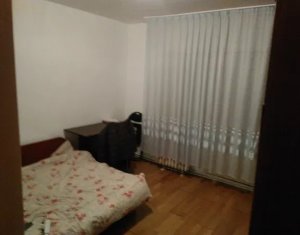 Apartament cu 3 camere, Plopilor, zona Babes