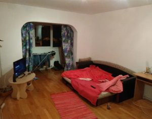 Apartament cu 3 camere, Plopilor, zona Babes