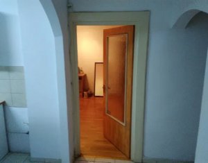 Apartament cu 3 camere, Plopilor, zona Babes