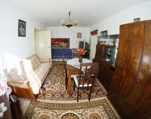 Apartament cu 2 camere semidecomandat, etaj 3 din 4, Horea