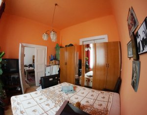 Apartament 3 camere 88mp, curte 84 mp, pod 100 mp, pivinita 40 mp, central