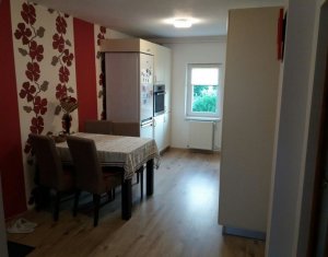 Apartament cu 4 camere, 80 mp, 2 bai, 2 balcoane, etaj 2 din 4, Marasti