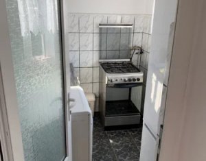 Apartament garsoniera 28 mp, balcon inchis,beci de 10mp, zona Kaufland  