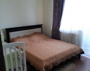 Apartament cu 3 camere, etaj intermediar, zona Vivo