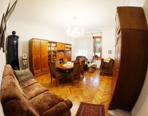 Apartament 3 camere zona centrala, strada Horea