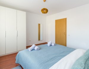 Apartament cu 3 camere decomandat, etaj intermediar, Centru 